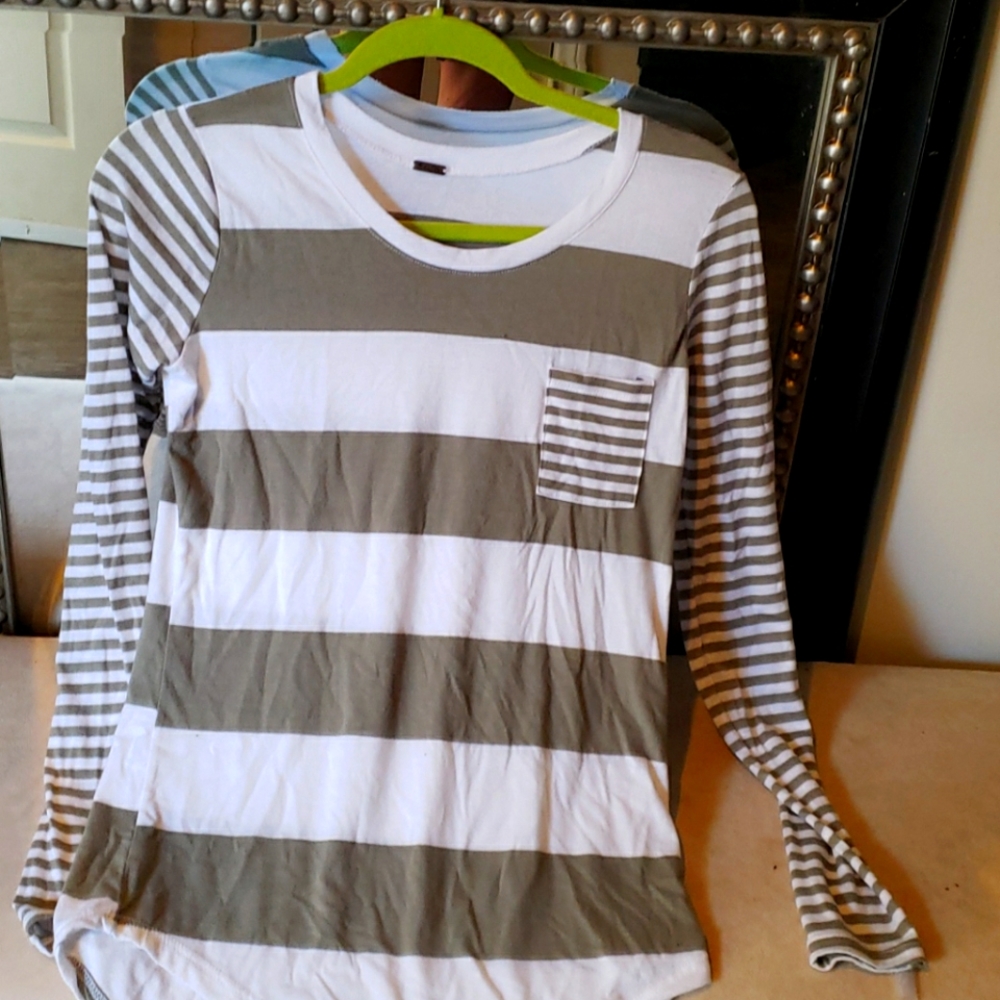 ❤Poof💕 Size Small Green/White Stripped